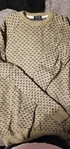 Patterned cream colored top